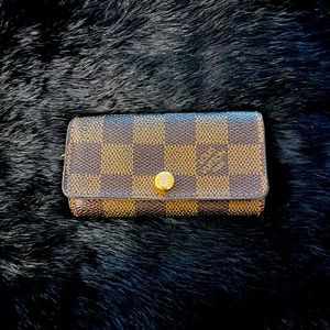 Louis Vuitton Key Holder Accessory